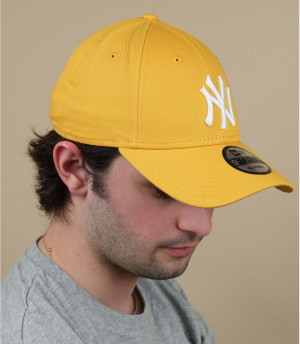 gorra NY amarillo blanco Essentail 940 mellow yellow